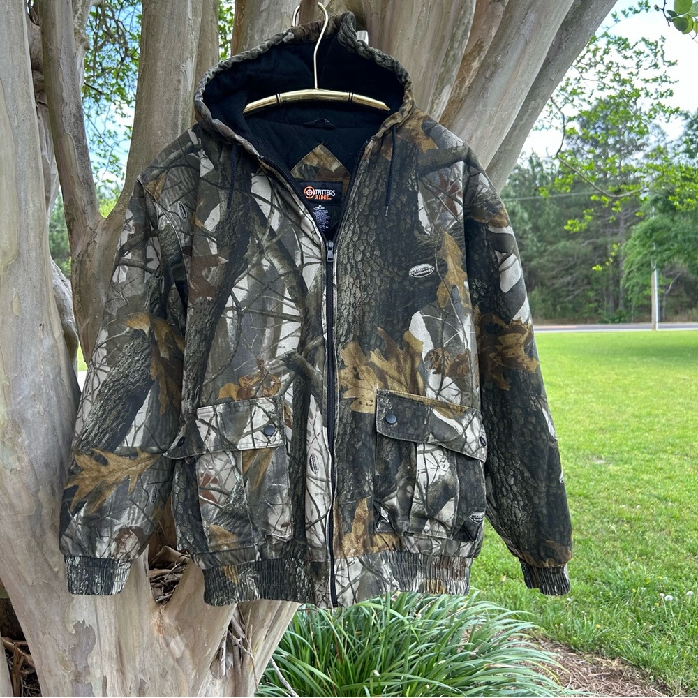 OUTFITTERS RIDGE Men’s size M Camouflage Insulated Hooded Jacket